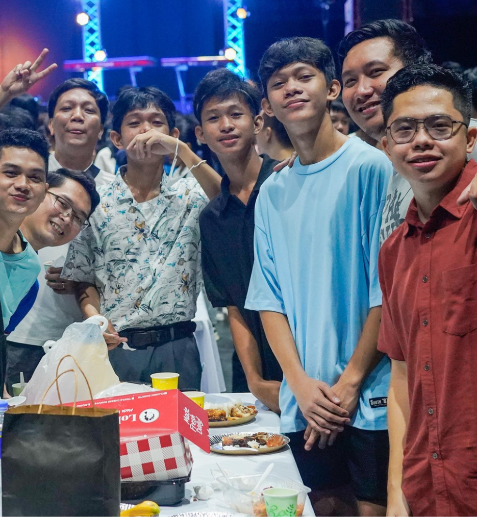 Cell group worship